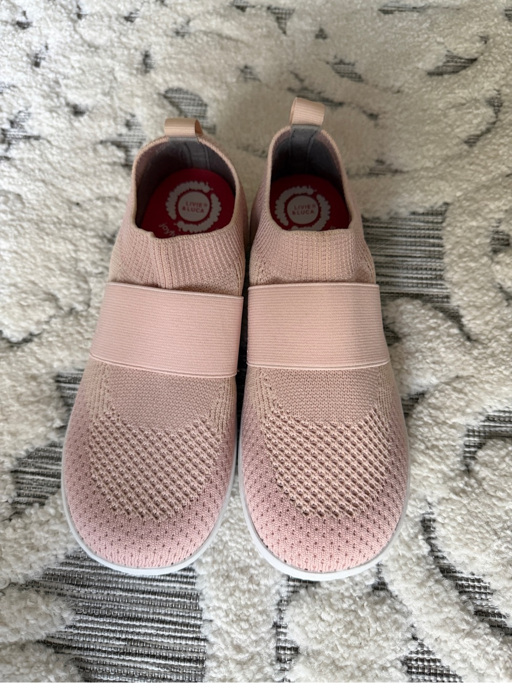 New Livie & Luca Lynx Slip-On Knit Sneakers in Blush Pink girls size 3Y